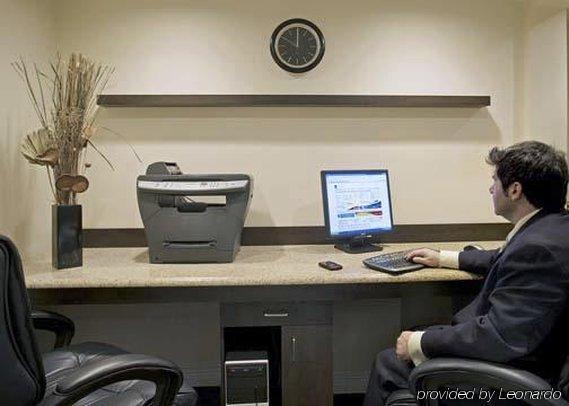 Quality Inn & Suites Brossard Bisnis foto